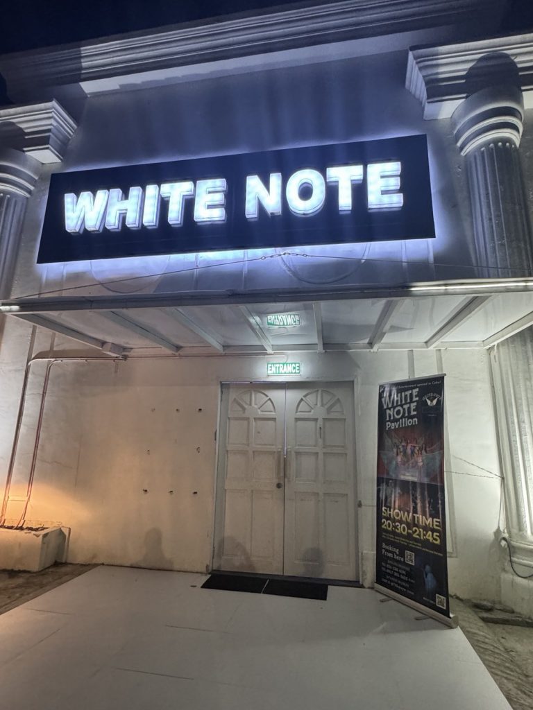 ニューハーフショー♪WHITE NOTE♪のサムネイル